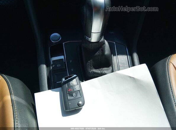 3VV3B7AXXJM207295 2018 VOLKSWAGEN TIGUAN Green წინა პანელის ხედი