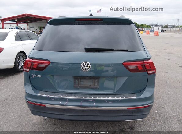 3VV3B7AXXLM025857 2020 VOLKSWAGEN TIGUAN Gray 