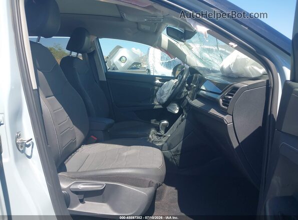 3VV3C7B20SM032234 2025 VOLKSWAGEN TAOS Blue Vista interior delantera