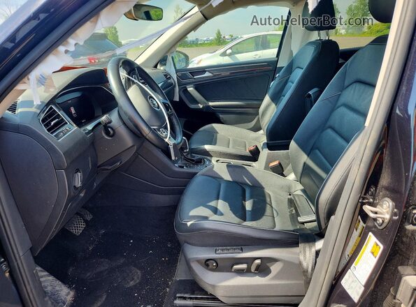 3VV4B7AX0JM185604 2018 VOLKSWAGEN TIGUAN Черный Вид салона спереди