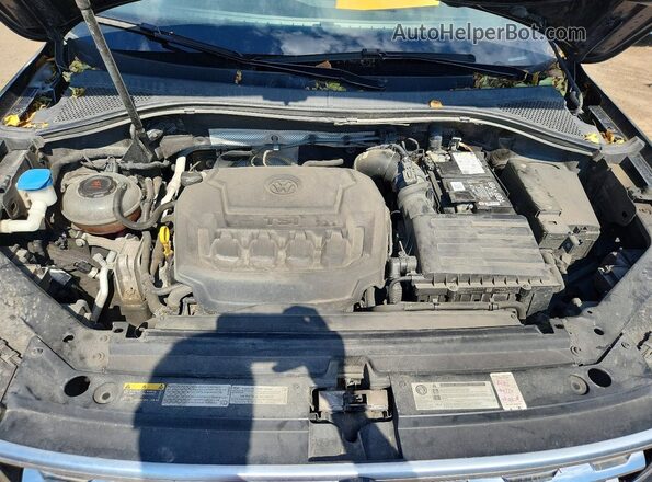 3VV4B7AX0JM185604 2018 VOLKSWAGEN TIGUAN Черный Вид задней части салона