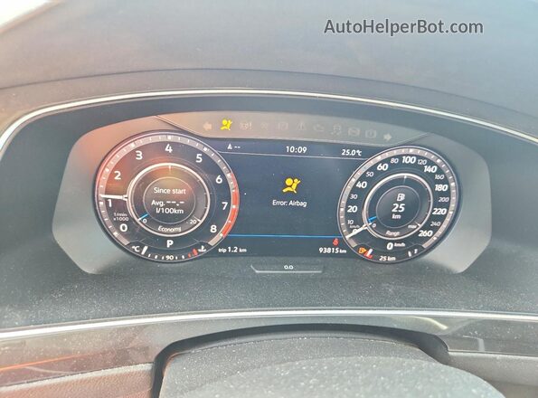 3VV4B7AX0JM185604 2018 VOLKSWAGEN TIGUAN Черный Вид щитка приборов