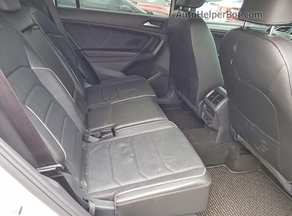 3VV4B7AX3NM164378 2022 VOLKSWAGEN TIGUAN White Вид задньої частини салону