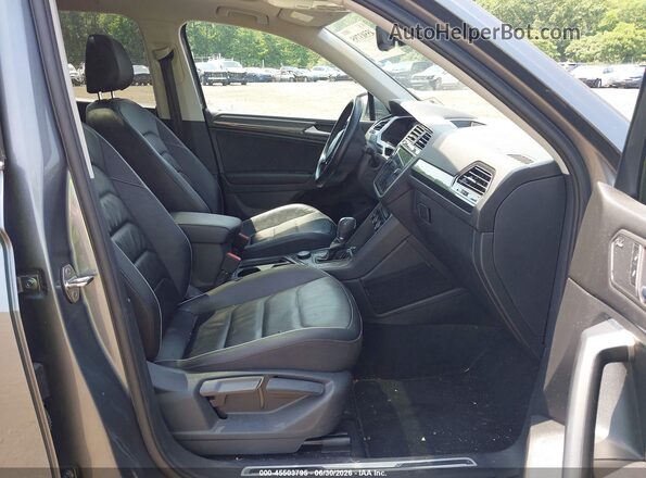 3VV4B7AX4KM065838 2019 VOLKSWAGEN TIGUAN Gray Widok wnętrza z przodu