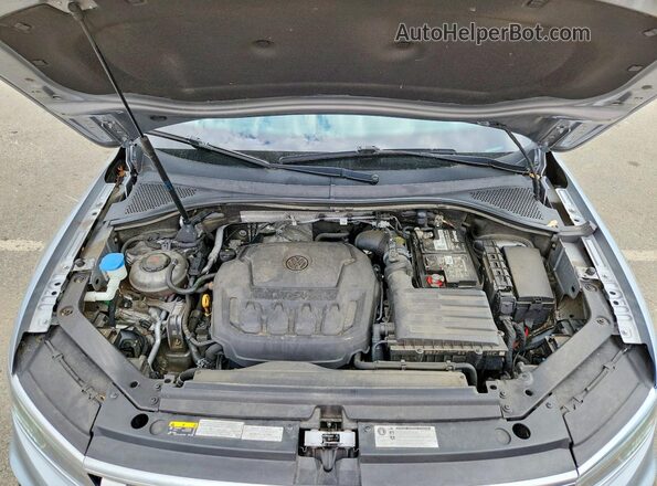 3VV4B7AX4LM135274 2020 VOLKSWAGEN TIGUAN Серебряный Вид подкапотного пространства