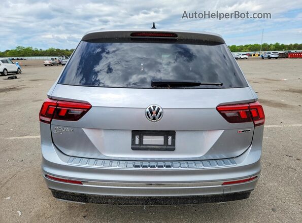 3VV4B7AX4LM135274 2020 VOLKSWAGEN TIGUAN Серебряный Вид сзади
