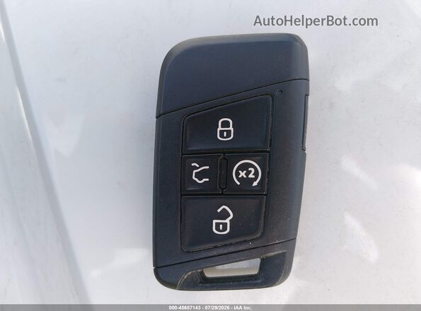 3VV4B7AX6JM201417 2018 VOLKSWAGEN TIGUAN White Вид панелі приладів