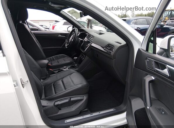 3VV4B7AX6JM201417 2018 VOLKSWAGEN TIGUAN White 