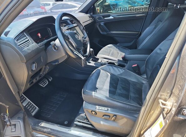 3VV4B7AX6LM073229 2020 VOLKSWAGEN TIGUAN Gray Front interior view