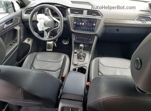 3VV4B7AX7NM023703 2022 VOLKSWAGEN TIGUAN Gray Dashboard view
