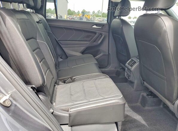 3VV4B7AX7NM023703 2022 VOLKSWAGEN TIGUAN Gray Rear interior view