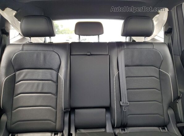 3VV4B7AX7NM023703 2022 VOLKSWAGEN TIGUAN Gray Rear seats view
