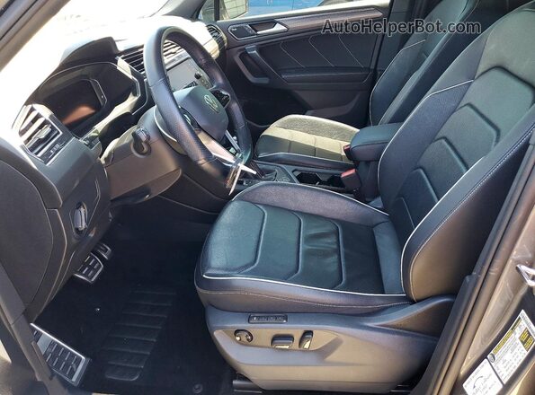 3VV4B7AX7NM086493 2022 VOLKSWAGEN TIGUAN Gray Widok wnętrza z przodu