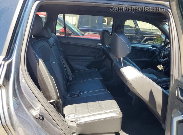 3VV4B7AX7NM086493 2022 VOLKSWAGEN TIGUAN Gray Widok wnętrza z tyłu