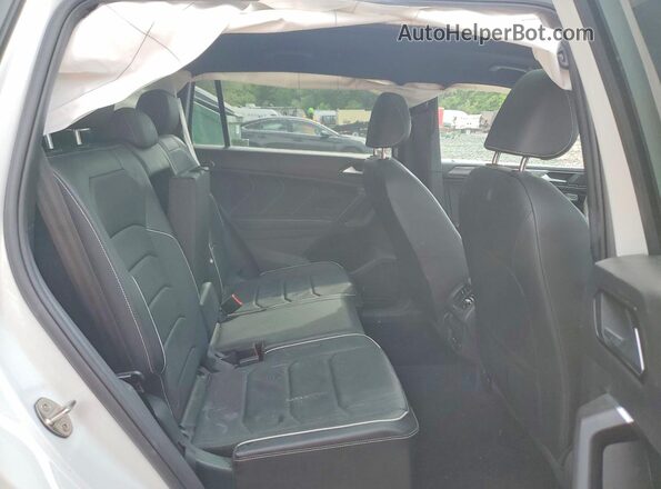 3VV4B7AX8NM045242 2022 VOLKSWAGEN TIGUAN White Widok wnętrza z tyłu