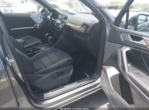 3VV4B7AX8NM088012 2022 VOLKSWAGEN TIGUAN Gray Vista interior delantera