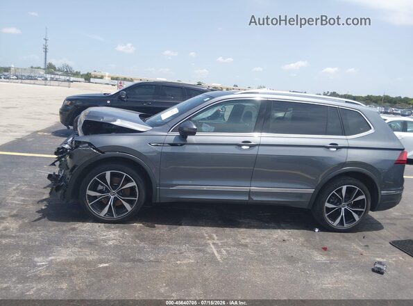 3VV4B7AX8NM088012 2022 VOLKSWAGEN TIGUAN Gray Vista interior trasera