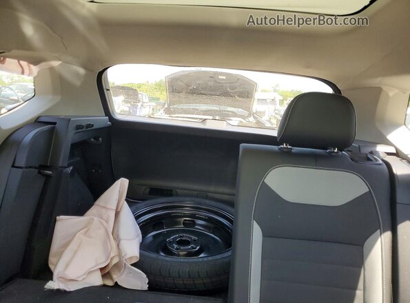 3VV4X7B28RM009755 2024 VOLKSWAGEN TAOS Gray Vista de los asientos traseros