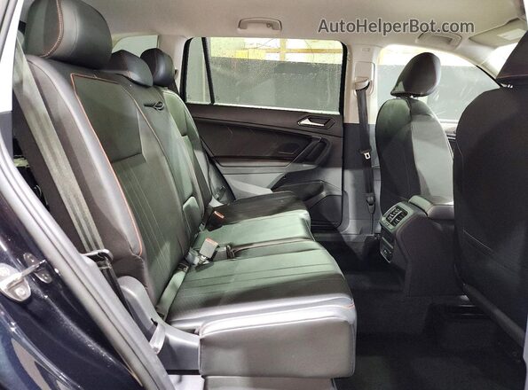 3VV5B7AX7RM210417 2024 VOLKSWAGEN TIGUAN Black Вид задньої частини салону
