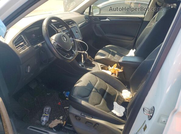 3VV5B7AX8JM004253 2018 VOLKSWAGEN TIGUAN White Widok wnętrza z przodu
