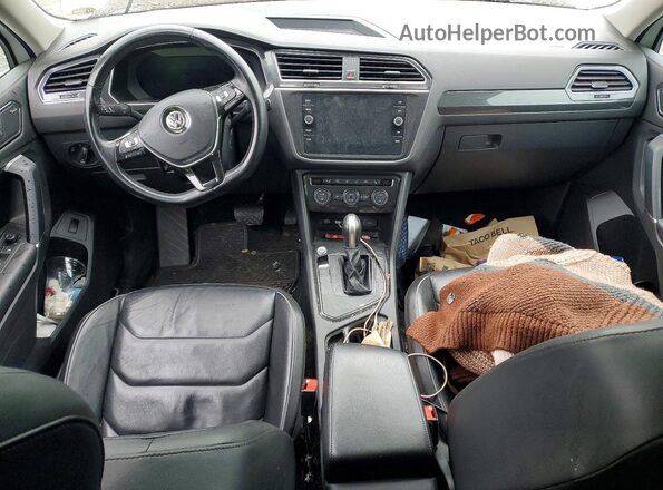 3VV5B7AX8JM004253 2018 VOLKSWAGEN TIGUAN White Widok deski rozdzielczej