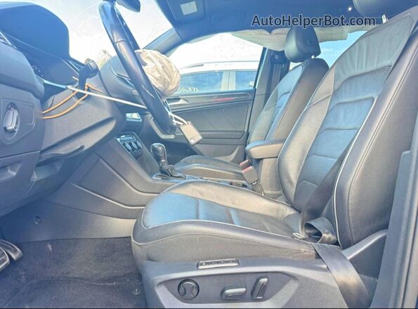 3VV5B7AX9JM186139 2018 VOLKSWAGEN TIGUAN Green Widok wnętrza z przodu