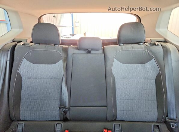 3VV5C7B2XSM033478 2025 VOLKSWAGEN TAOS White Widok tylnych siedzeń