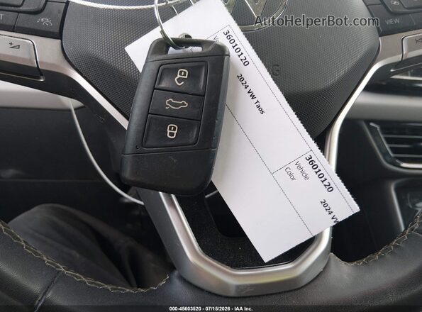 3VV5X7B21RM068005 2024 VOLKSWAGEN TAOS Белый Вид панели приборов
