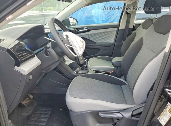 3VV5X7B24RM076065 2024 VOLKSWAGEN TAOS Черный Вид салона спереди