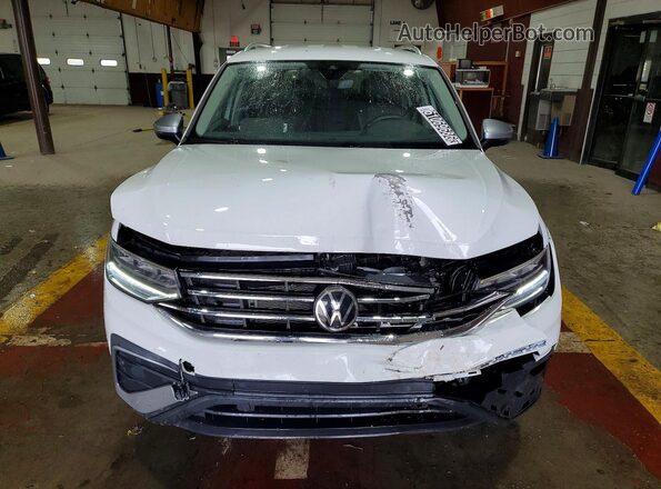 3VV6B7AX2RM224276 2024 VOLKSWAGEN TIGUAN White Widok z przodu