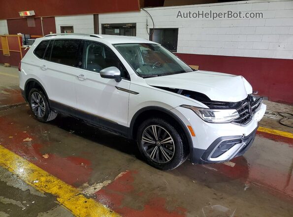 3VV6B7AX2RM224276 2024 VOLKSWAGEN TIGUAN White Przód prawy