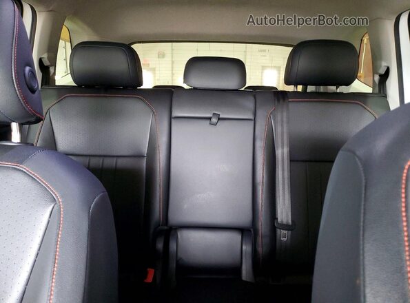 3VV6B7AX2RM224276 2024 VOLKSWAGEN TIGUAN White Widok tylnych siedzeń