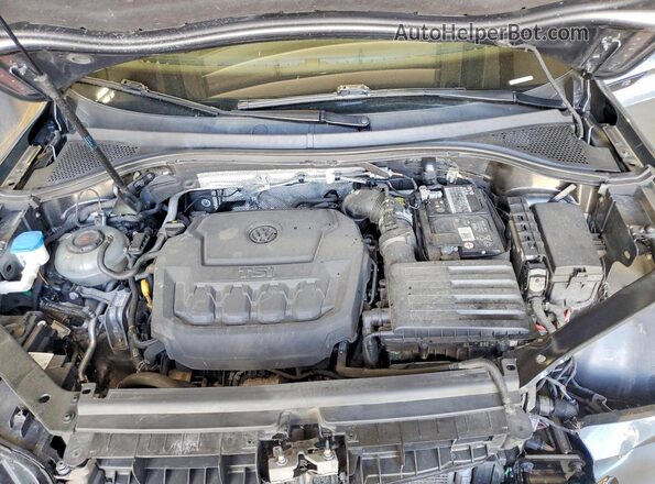 3VV8B7AX0NM098521 2022 VOLKSWAGEN TIGUAN Gray Vista del compartimento del motor