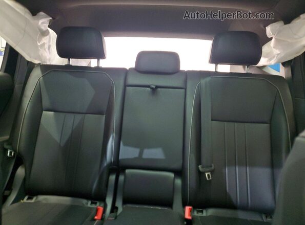 3VV8B7AX0RM178469 2024 VOLKSWAGEN TIGUAN Black Vista de los asientos traseros