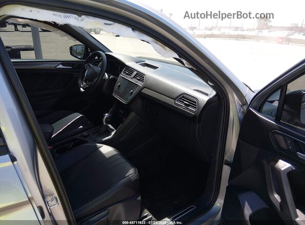 3VV8B7AX0RM191139 2024 VOLKSWAGEN TIGUAN Silver Вид салону спереду