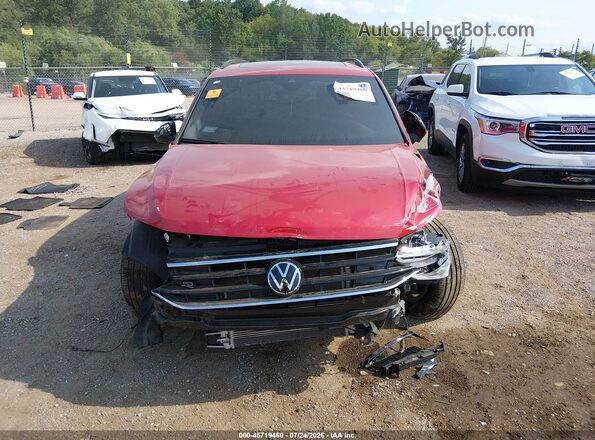 3VV8B7AX0RM229002 2024 VOLKSWAGEN TIGUAN Красный Вид задней части салона
