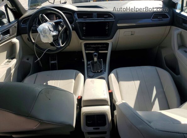 3VV8B7AX1RM034218 2024 VOLKSWAGEN TIGUAN Черный Вид панели приборов
