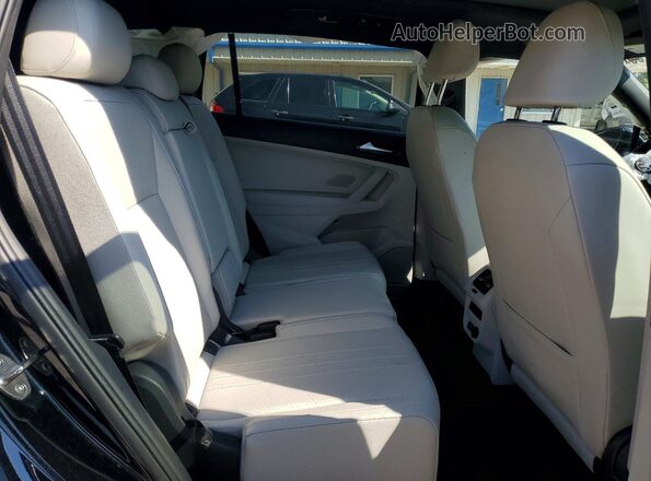3VV8B7AX1RM034218 2024 VOLKSWAGEN TIGUAN Черный Вид задней части салона
