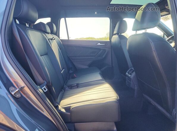 3VV8B7AX2RM146414 2024 VOLKSWAGEN TIGUAN Gray Rear seats view