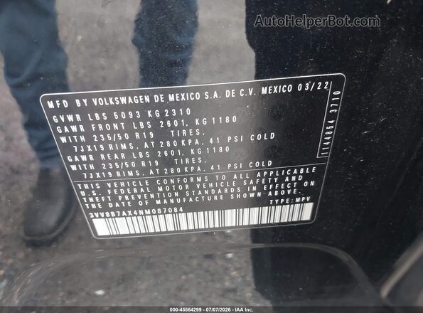 3VV8B7AX4NM087084 2022 VOLKSWAGEN TIGUAN Black Вид підкапотного простору