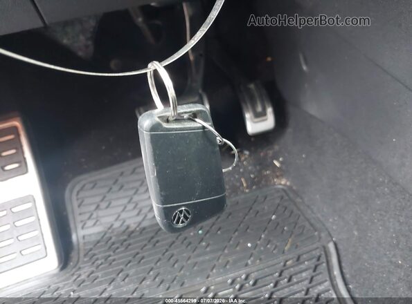 3VV8B7AX4NM087084 2022 VOLKSWAGEN TIGUAN Black Вид панелі приладів