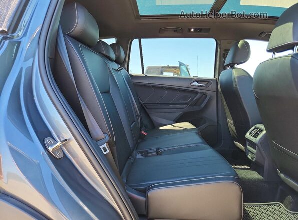 3VV8B7AX5RM175051 2024 VOLKSWAGEN TIGUAN Серый Вид задней части салона