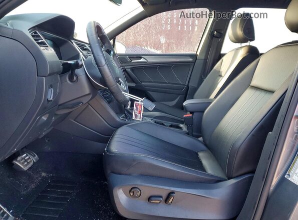 3VV8B7AX6NM119419 2022 VOLKSWAGEN TIGUAN Gray Widok wnętrza z przodu