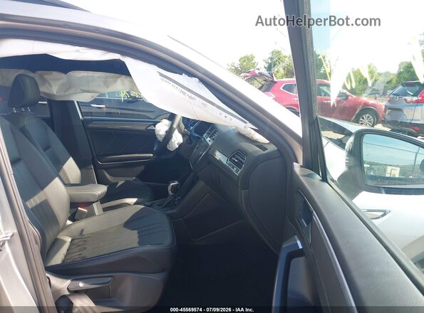 3VV8B7AX6PM016617 2023 VOLKSWAGEN TIGUAN Silver წინა სალონის ხედი