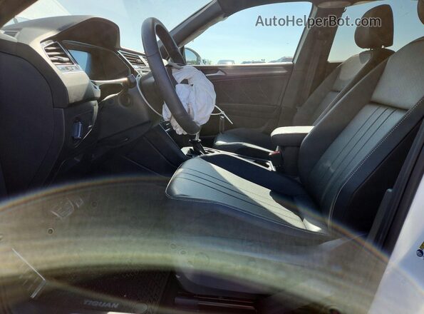 3VV8B7AX6RM230493 2024 VOLKSWAGEN TIGUAN White Front interior view