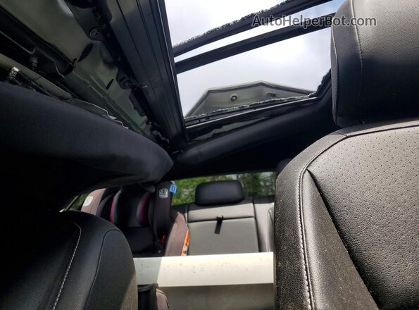 3VV8B7AX7RM094469 2024 VOLKSWAGEN TIGUAN White Vista de los asientos traseros