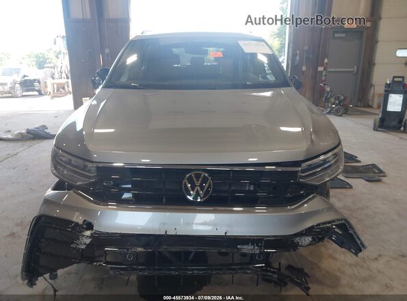 3VV8B7AX7RM115403 2024 VOLKSWAGEN TIGUAN Gray Dashboard view