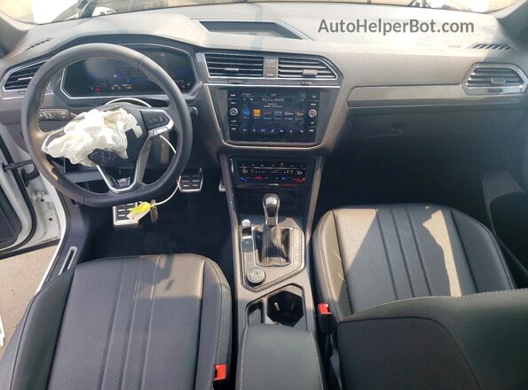3VV8B7AX8PM077435 2023 VOLKSWAGEN TIGUAN White წინა პანელის ხედი
