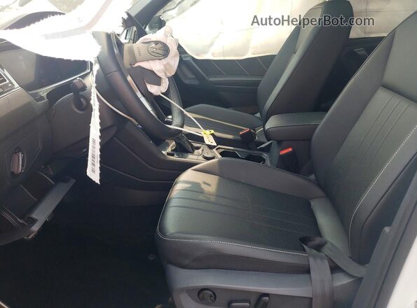 3VV8B7AX8PM077435 2023 VOLKSWAGEN TIGUAN White წინა სალონის ხედი