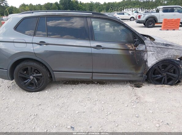 3VV8B7AX8PM128089 2023 VOLKSWAGEN TIGUAN Gray Widok wnętrza z tyłu